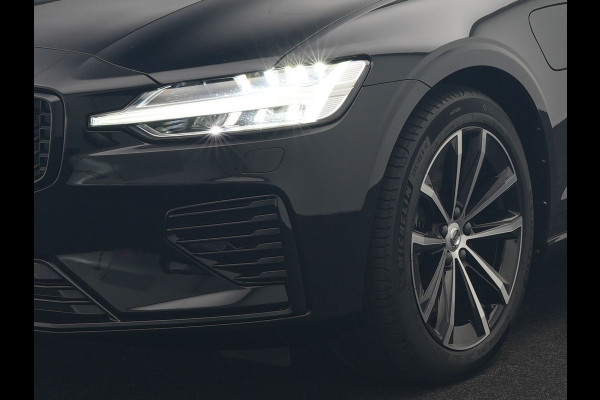 Volvo V60 T6 AWD Plus Dark LONG RANGE PHEV 350pk Dealer O.H. | Trekhaak Af Fabriek | Camera | Sportstoelen Memory & Verwarmd | Stuur Verwarmd | Apple Carplay | Keyless | DAB | Cruise Control | Plug In Hybrid |