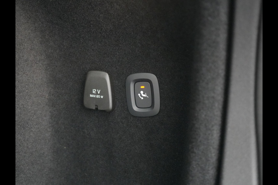 Volvo V60 T6 AWD Plus Dark LONG RANGE PHEV 350pk Dealer O.H. | Trekhaak Af Fabriek | Camera | Sportstoelen Memory & Verwarmd | Stuur Verwarmd | Apple Carplay | Keyless | DAB | Cruise Control | Plug In Hybrid |