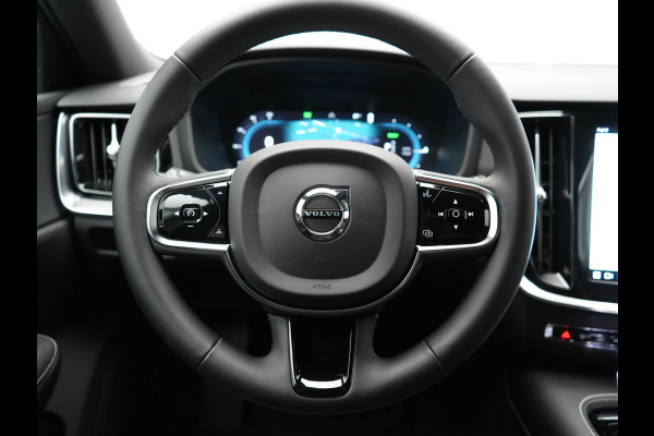 Volvo V60 T6 AWD Plus Dark LONG RANGE PHEV 350pk Dealer O.H. | Trekhaak Af Fabriek | Camera | Sportstoelen Memory & Verwarmd | Stuur Verwarmd | Apple Carplay | Keyless | DAB | Cruise Control | Plug In Hybrid |