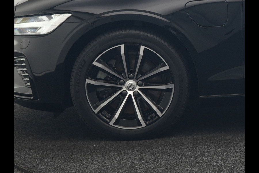Volvo V60 T6 AWD Plus Dark LONG RANGE PHEV 350pk Dealer O.H. | Trekhaak Af Fabriek | Camera | Sportstoelen Memory & Verwarmd | Stuur Verwarmd | Apple Carplay | Keyless | DAB | Cruise Control | Plug In Hybrid |