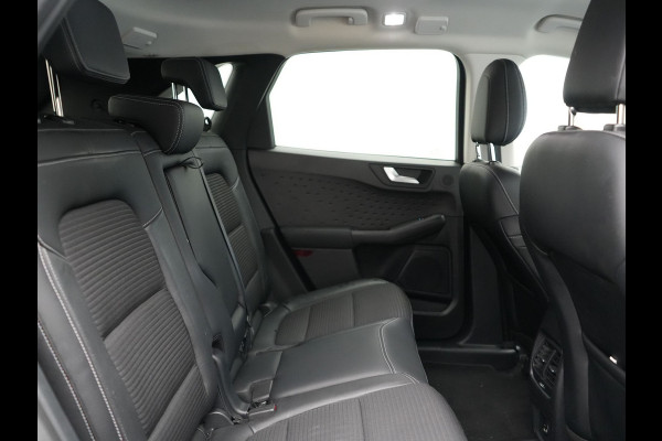 Ford Kuga 2.5 Titanium X PHEV 225pk Dealer O.H. | Bang & Olufsen | Voorstoelen Verwarmd | Apple Carplay | Keyless | LED Koplampen | Navigatie | DAB | Cruise Control | 18"L.M | Plug In Hybrid |