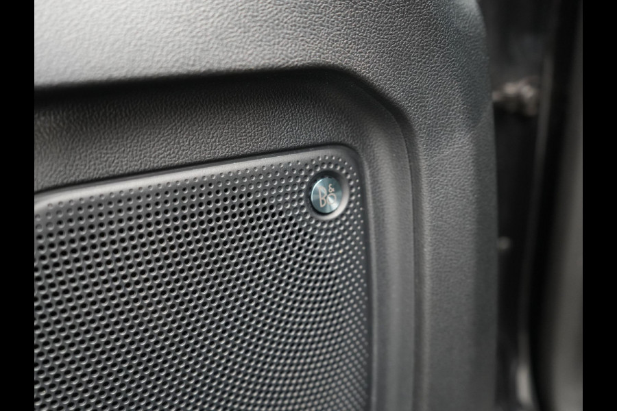Ford Kuga 2.5 Titanium X PHEV 225pk Dealer O.H. | Bang & Olufsen | Voorstoelen Verwarmd | Apple Carplay | Keyless | LED Koplampen | Navigatie | DAB | Cruise Control | 18"L.M | Plug In Hybrid |