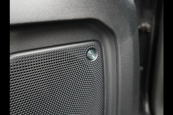 Ford Kuga 2.5 Titanium X PHEV 225pk Dealer O.H. | Bang & Olufsen | Voorstoelen Verwarmd | Apple Carplay | Keyless | LED Koplampen | Navigatie | DAB | Cruise Control | 18"L.M | Plug In Hybrid |