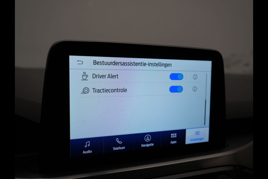 Ford Kuga 2.5 Titanium X PHEV 225pk Dealer O.H. | Bang & Olufsen | Voorstoelen Verwarmd | Apple Carplay | Keyless | LED Koplampen | Navigatie | DAB | Cruise Control | 18"L.M | Plug In Hybrid |