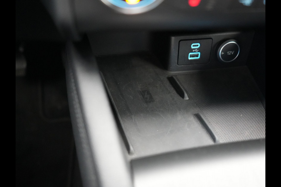 Ford Kuga 2.5 Titanium X PHEV 225pk Dealer O.H. | Bang & Olufsen | Voorstoelen Verwarmd | Apple Carplay | Keyless | LED Koplampen | Navigatie | DAB | Cruise Control | 18"L.M | Plug In Hybrid |