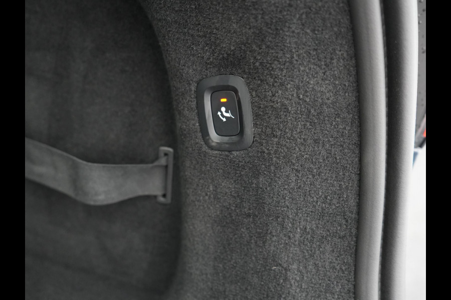 Volvo V90 T6 AWD Plus Bright LONG RANGE PHEV 350pk Dealer O.H. | Trekhaak Af Fabriek | Panodak | Adaptive Cruise | Camera | Harman / Kardon | Lederen Sportstoelen Memory & Verwarmd | Keyless | Blis | Stuur Verwarmd | Apple Carplay | Google Assistent | Plug In Hybrid |