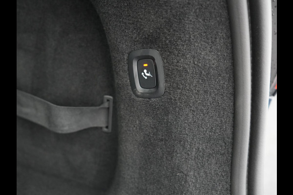 Volvo V90 T6 AWD Plus Bright LONG RANGE PHEV 350pk Dealer O.H. | Trekhaak Af Fabriek | Panodak | Adaptive Cruise | Camera | Harman / Kardon | Lederen Sportstoelen Memory & Verwarmd | Keyless | Blis | Stuur Verwarmd | Apple Carplay | Google Assistent | Plug In Hybrid |