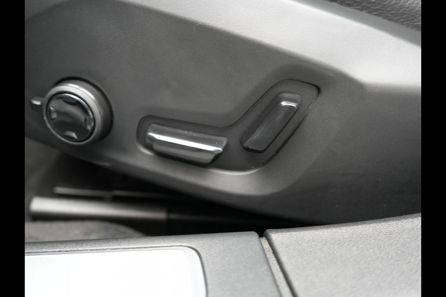 Volvo V90 T6 AWD Plus Bright LONG RANGE PHEV 350pk Dealer O.H. | Trekhaak Af Fabriek | Panodak | Adaptive Cruise | Camera | Harman / Kardon | Lederen Sportstoelen Memory & Verwarmd | Keyless | Blis | Stuur Verwarmd | Apple Carplay | Google Assistent | Plug In Hybrid |