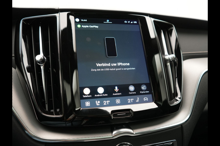 Volvo XC60 T8 AWD R-Design LONG RANGE PHEV 455pk Dealer O.H. | Trekhaak Af Fabriek | Panodak | Adaptive Cruise | 360 Camera | Harman / Kardon | Keyless | Stuur Verwarmd | Google Assistent | Apple Carplay | DAB |