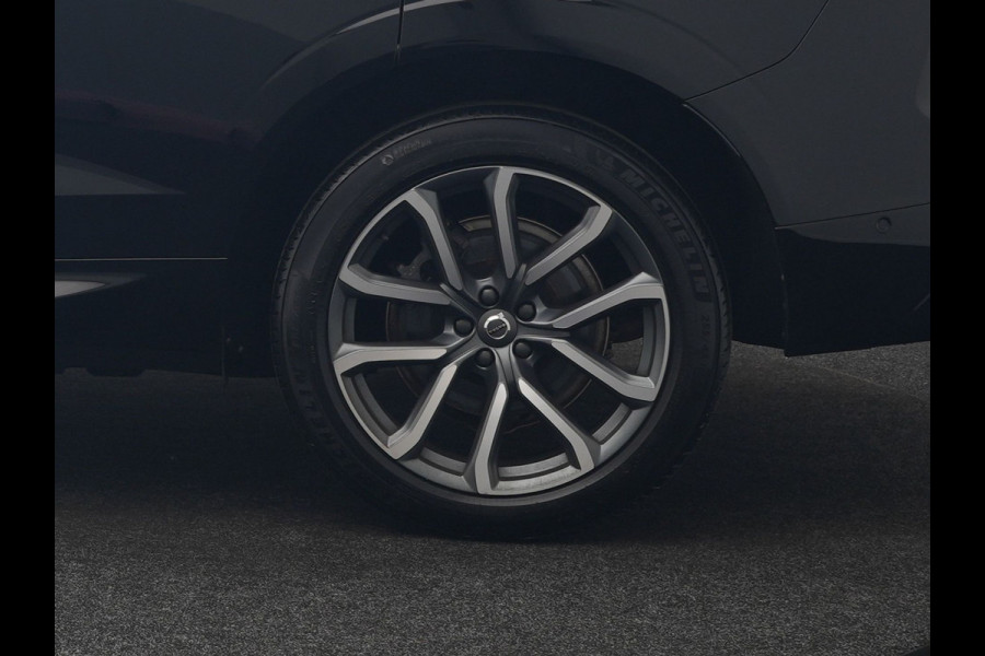 Volvo XC60 T8 AWD R-Design LONG RANGE PHEV 455pk Dealer O.H. | Trekhaak Af Fabriek | Panodak | Adaptive Cruise | 360 Camera | Harman / Kardon | Keyless | Stuur Verwarmd | Google Assistent | Apple Carplay | DAB |