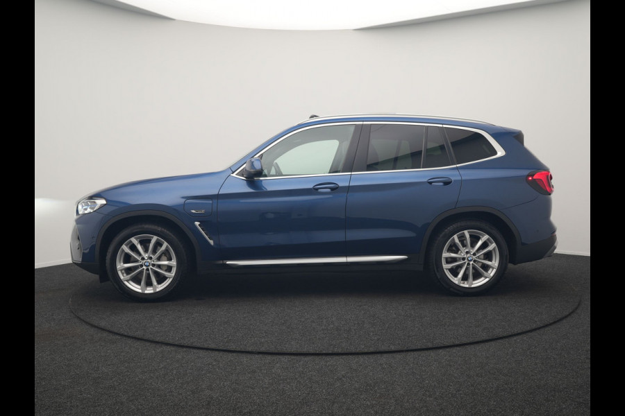 BMW X3 xDrive30e High Executive PHEV 293pk Dealer O.H | Trekhaak Af Fabriek | Panodak | Head Up | Adaptive Cruise | Camera | Laser LED | Hifi Audio | Lederen Sportstoelen Memory & Ventilatie | Keyless | Apple Carplay | Stoelverwarming | Navigatie | Virtual | DAB | 18" L.M | Plug In Hybrid |