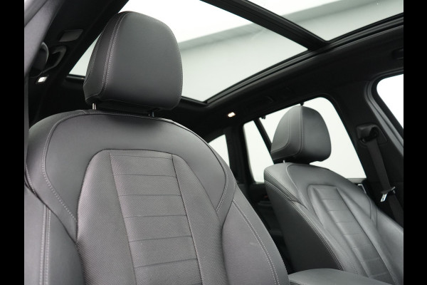 BMW X3 xDrive30e High Executive PHEV 293pk Dealer O.H | Trekhaak Af Fabriek | Panodak | Head Up | Adaptive Cruise | Camera | Laser LED | Hifi Audio | Lederen Sportstoelen Memory & Ventilatie | Keyless | Apple Carplay | Stoelverwarming | Navigatie | Virtual | DAB | 18" L.M | Plug In Hybrid |