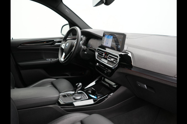BMW X3 xDrive30e High Executive PHEV 293pk Dealer O.H | Trekhaak Af Fabriek | Panodak | Head Up | Adaptive Cruise | Camera | Laser LED | Hifi Audio | Lederen Sportstoelen Memory & Ventilatie | Keyless | Apple Carplay | Stoelverwarming | Navigatie | Virtual | DAB | 18" L.M | Plug In Hybrid |