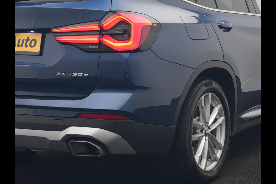 BMW X3 xDrive30e High Executive PHEV 293pk Dealer O.H | Trekhaak Af Fabriek | Panodak | Head Up | Adaptive Cruise | Camera | Laser LED | Hifi Audio | Lederen Sportstoelen Memory & Ventilatie | Keyless | Apple Carplay | Stoelverwarming | Navigatie | Virtual | DAB | 18" L.M | Plug In Hybrid |