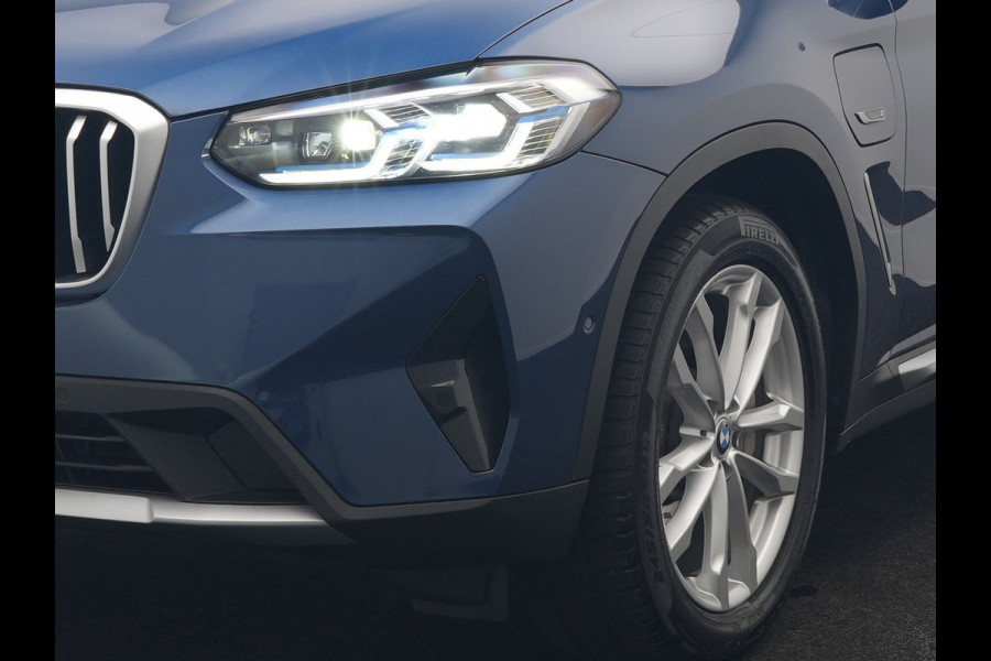 BMW X3 xDrive30e High Executive PHEV 293pk Dealer O.H | Trekhaak Af Fabriek | Panodak | Head Up | Adaptive Cruise | Camera | Laser LED | Hifi Audio | Lederen Sportstoelen Memory & Ventilatie | Keyless | Apple Carplay | Stoelverwarming | Navigatie | Virtual | DAB | 18" L.M | Plug In Hybrid |