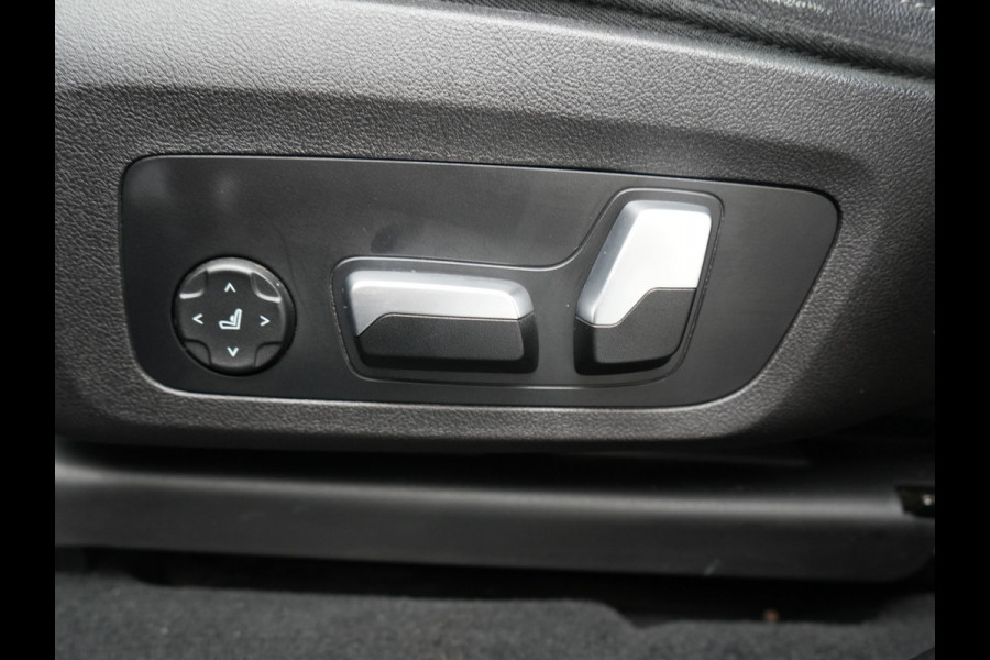 BMW X3 xDrive30e High Executive PHEV 293pk Dealer O.H | Trekhaak Af Fabriek | Panodak | Head Up | Adaptive Cruise | Camera | Laser LED | Hifi Audio | Lederen Sportstoelen Memory & Ventilatie | Keyless | Apple Carplay | Stoelverwarming | Navigatie | Virtual | DAB | 18" L.M | Plug In Hybrid |