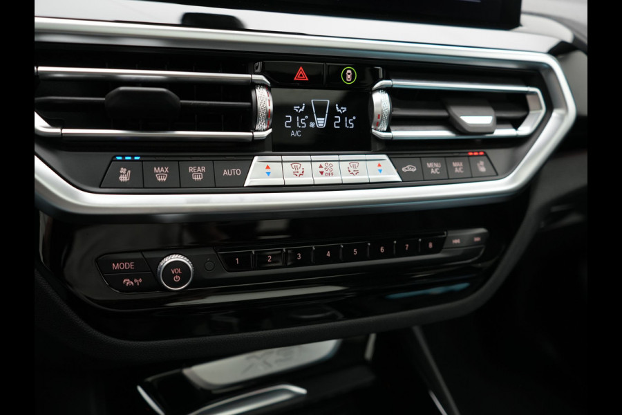 BMW X3 xDrive30e High Executive PHEV 293pk Dealer O.H | Trekhaak Af Fabriek | Panodak | Head Up | Adaptive Cruise | Camera | Laser LED | Hifi Audio | Lederen Sportstoelen Memory & Ventilatie | Keyless | Apple Carplay | Stoelverwarming | Navigatie | Virtual | DAB | 18" L.M | Plug In Hybrid |
