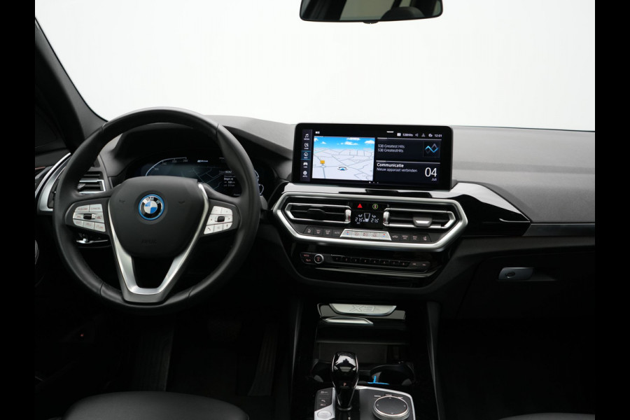 BMW X3 xDrive30e High Executive PHEV 293pk Dealer O.H | Trekhaak Af Fabriek | Panodak | Head Up | Adaptive Cruise | Camera | Laser LED | Hifi Audio | Lederen Sportstoelen Memory & Ventilatie | Keyless | Apple Carplay | Stoelverwarming | Navigatie | Virtual | DAB | 18" L.M | Plug In Hybrid |
