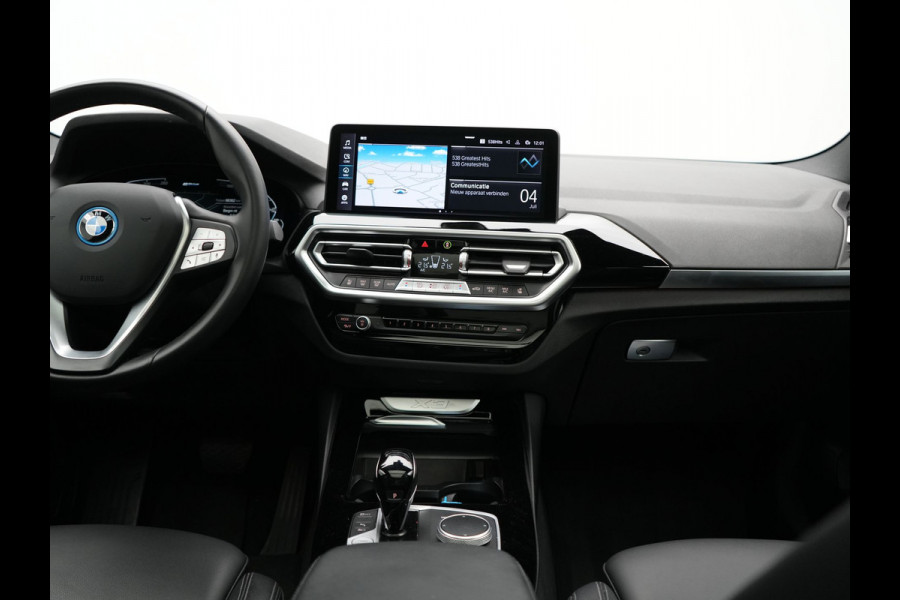 BMW X3 xDrive30e High Executive PHEV 293pk Dealer O.H | Trekhaak Af Fabriek | Panodak | Head Up | Adaptive Cruise | Camera | Laser LED | Hifi Audio | Lederen Sportstoelen Memory & Ventilatie | Keyless | Apple Carplay | Stoelverwarming | Navigatie | Virtual | DAB | 18" L.M | Plug In Hybrid |