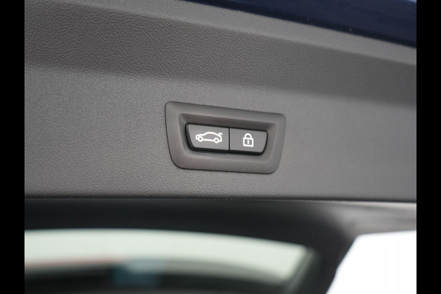 BMW X3 xDrive30e High Executive PHEV 293pk Dealer O.H | Trekhaak Af Fabriek | Panodak | Head Up | Adaptive Cruise | Camera | Laser LED | Hifi Audio | Lederen Sportstoelen Memory & Ventilatie | Keyless | Apple Carplay | Stoelverwarming | Navigatie | Virtual | DAB | 18" L.M | Plug In Hybrid |