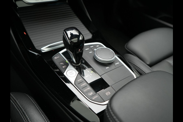 BMW X3 xDrive30e High Executive PHEV 293pk Dealer O.H | Trekhaak Af Fabriek | Panodak | Head Up | Adaptive Cruise | Camera | Laser LED | Hifi Audio | Lederen Sportstoelen Memory & Ventilatie | Keyless | Apple Carplay | Stoelverwarming | Navigatie | Virtual | DAB | 18" L.M | Plug In Hybrid |