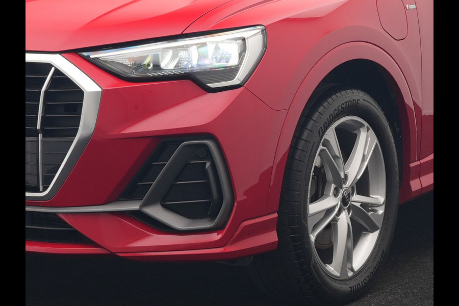 Audi Q3 45 TFSI e S Line PHEV 245pk Dealer O.H. | Trekhaak Af Fabriek | Camera | Blis | Stoelverwarming | Apple Carplay | Virtual Cockpit | Lane Assist | DAB | Cruise Control | 19"L.M | Plug In Hybrid |