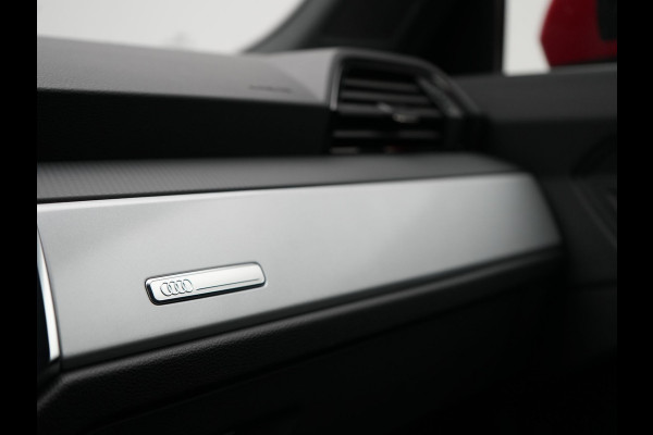 Audi Q3 45 TFSI e S Line PHEV 245pk Dealer O.H. | Trekhaak Af Fabriek | Camera | Blis | Stoelverwarming | Apple Carplay | Virtual Cockpit | Lane Assist | DAB | Cruise Control | 19"L.M | Plug In Hybrid |
