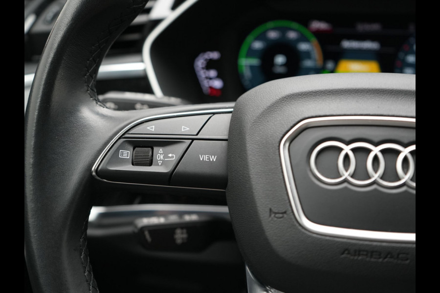 Audi Q3 45 TFSI e S Line PHEV 245pk Dealer O.H. | Trekhaak Af Fabriek | Camera | Blis | Stoelverwarming | Apple Carplay | Virtual Cockpit | Lane Assist | DAB | Cruise Control | 19"L.M | Plug In Hybrid |