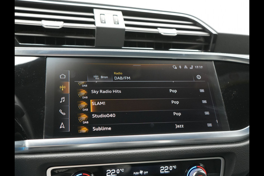 Audi Q3 45 TFSI e S Line PHEV 245pk Dealer O.H. | Trekhaak Af Fabriek | Camera | Blis | Stoelverwarming | Apple Carplay | Virtual Cockpit | Lane Assist | DAB | Cruise Control | 19"L.M | Plug In Hybrid |
