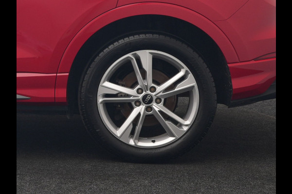 Audi Q3 45 TFSI e S Line PHEV 245pk Dealer O.H. | Trekhaak Af Fabriek | Camera | Blis | Stoelverwarming | Apple Carplay | Virtual Cockpit | Lane Assist | DAB | Cruise Control | 19"L.M | Plug In Hybrid |