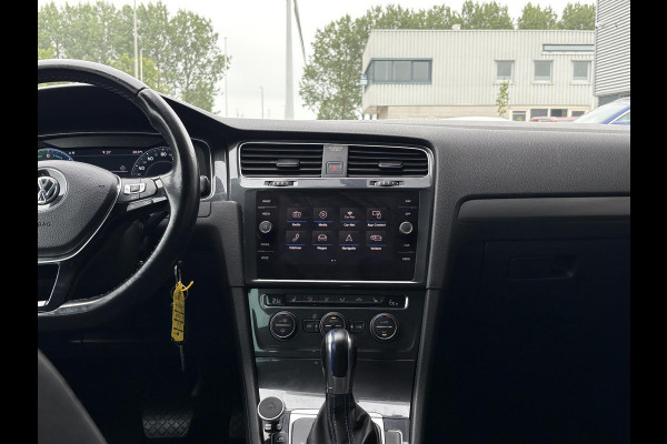 Volkswagen e-Golf e-Golf 136pk | SOH 88,7% | Virtual Cockpit | Stoelverwarming | Adaptive Cruise | Camera |