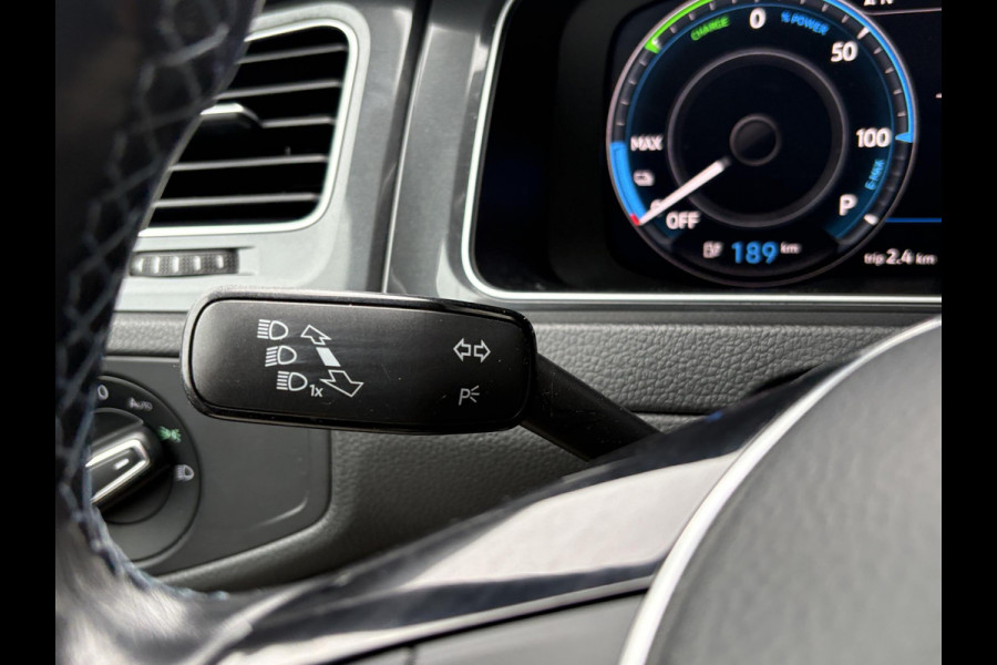 Volkswagen e-Golf e-Golf 136pk | SOH 88,7% | Virtual Cockpit | Stoelverwarming | Adaptive Cruise | Camera |