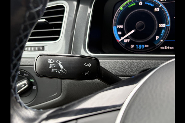 Volkswagen e-Golf e-Golf 136pk | SOH 88,7% | Virtual Cockpit | Stoelverwarming | Adaptive Cruise | Camera |