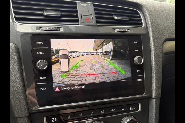 Volkswagen e-Golf e-Golf 136pk | SOH 88,7% | Virtual Cockpit | Stoelverwarming | Adaptive Cruise | Camera |