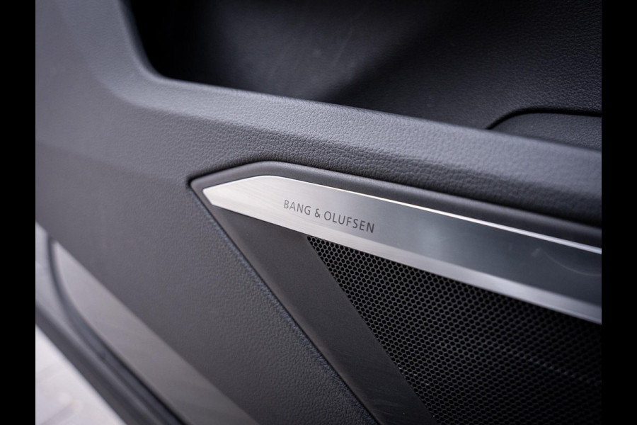 Audi e-tron 55 quattro S edition 95 kWh - 3x S-Line l Chronos l Pano l Trekhaak l B&O