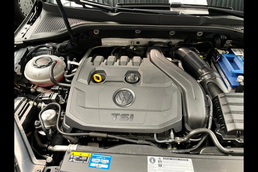 Volkswagen Golf 7.5 1.5 TSI 150PK Highline R-LINE NAVI LED