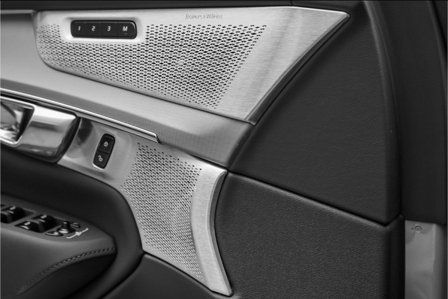 Volvo XC90 2.0 T8 Plug-in hybrid AWD Ultra Black Edition 7p B&W Pano Massage Stoelventilatie Trekhaak