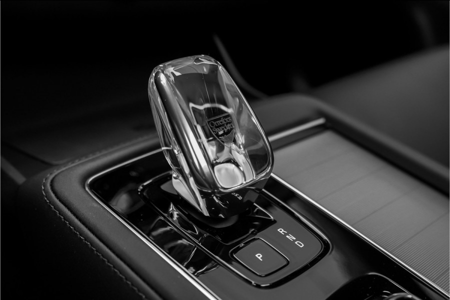 Volvo XC90 2.0 T8 Plug-in hybrid AWD Ultra Black Edition 7p B&W Pano Massage Stoelventilatie Trekhaak