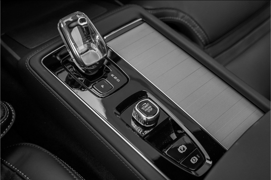 Volvo XC90 2.0 T8 Plug-in hybrid AWD Ultra Black Edition 7p B&W Pano Massage Stoelventilatie Trekhaak