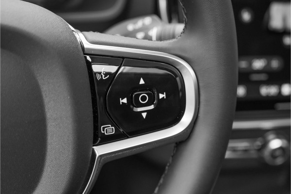 Volvo XC90 2.0 T8 Plug-in hybrid AWD Ultra Black Edition 7p B&W Pano Massage Stoelventilatie Trekhaak