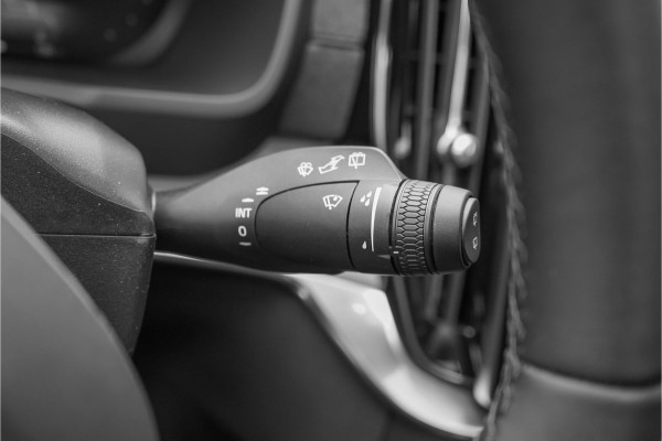 Volvo XC90 2.0 T8 Plug-in hybrid AWD Ultra Black Edition 7p B&W Pano Massage Stoelventilatie Trekhaak