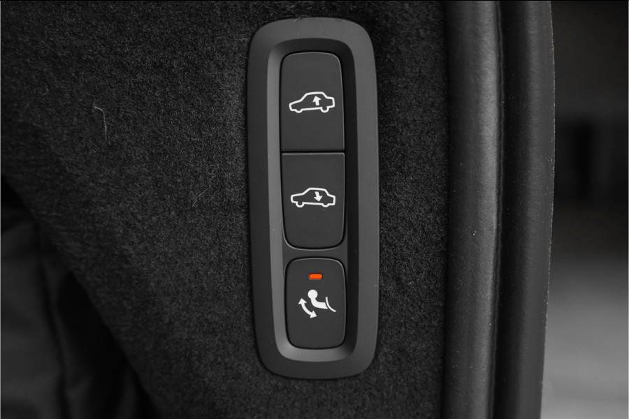 Volvo XC90 2.0 T8 Plug-in hybrid AWD Ultra Black Edition 7p B&W Pano Massage Stoelventilatie Trekhaak