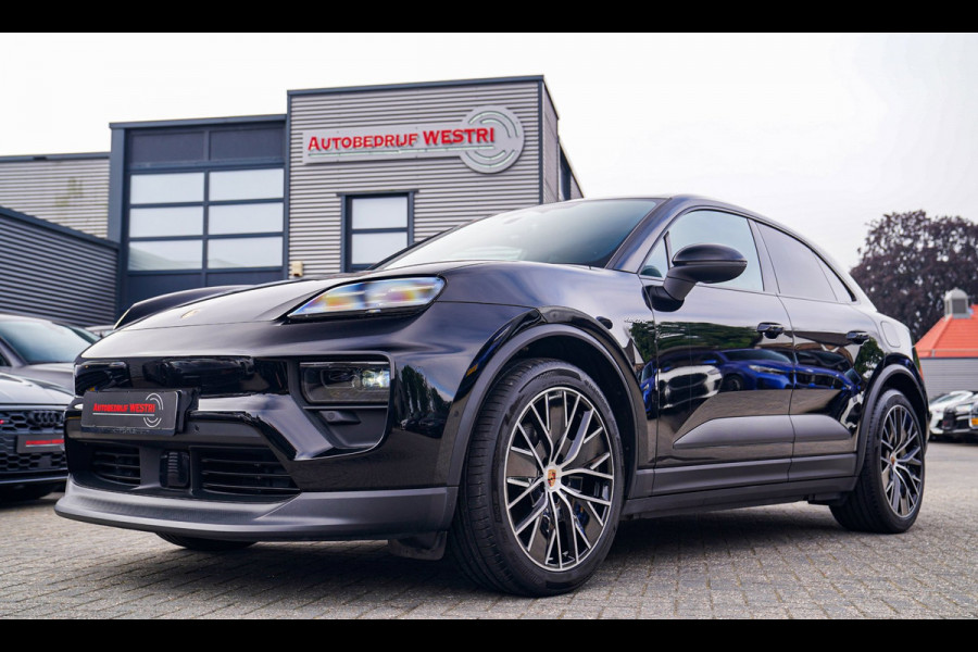 Porsche Macan 100 kWh | Camera | Panorama Dak | Groen Leder Interieur | Luchtvering | Stuurwielverwarming