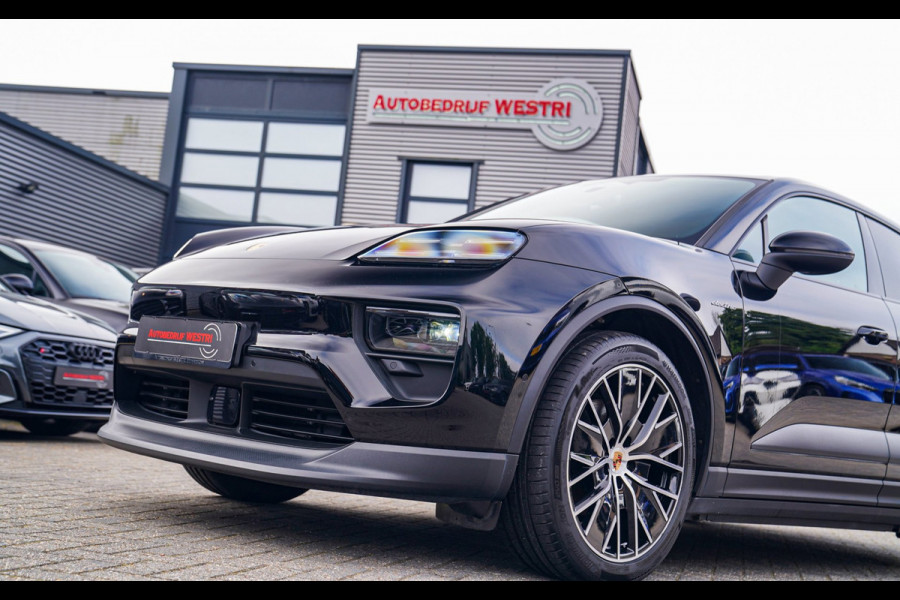 Porsche Macan 100 kWh | Camera | Panorama Dak | Groen Leder Interieur | Luchtvering | Stuurwielverwarming