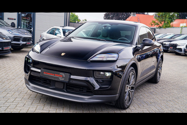 Porsche Macan 100 kWh | Camera | Panorama Dak | Groen Leder Interieur | Luchtvering | Stuurwielverwarming