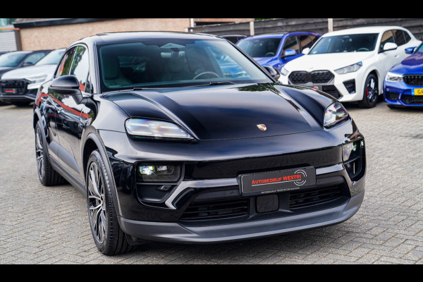 Porsche Macan 100 kWh | Camera | Panorama Dak | Groen Leder Interieur | Luchtvering | Stuurwielverwarming