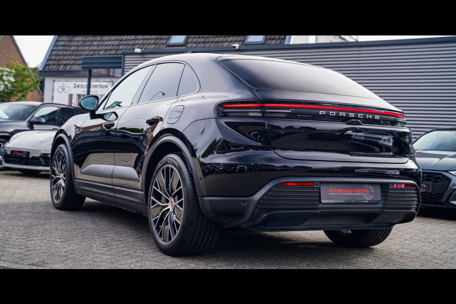 Porsche Macan 100 kWh | Camera | Panorama Dak | Groen Leder Interieur | Luchtvering | Stuurwielverwarming