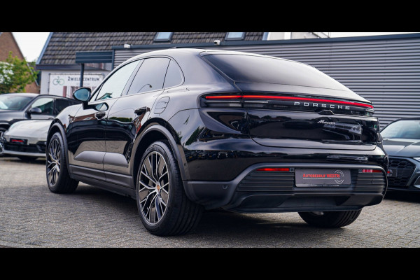 Porsche Macan 100 kWh | Camera | Panorama Dak | Groen Leder Interieur | Luchtvering | Stuurwielverwarming