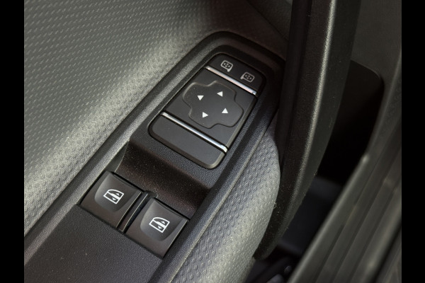Mercedes-Benz eCitan 112 51kWh L2 284 WLTP 97.9% (SOH) Camera MBUX Trekhaak 75kW Snelladen Apple Carplay Cruise Control
