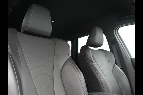 BMW X1 xDrive25e Sportline PHEV 245pk Dealer O.H. | Trekhaak Af Fabriek | Adaptive Cruise | Camera | Harman / Kardon | Lederen Sportstoelen Massage & Memory | Sfeerverlichting | Keyless | Blis | Stoelen & Stuur Verwarmd | Apple Carplay | Plug In Hybrid |